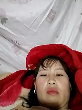 Snapshot of Yo-must chatting on April 2026 05:34:01 AM Yo-must online show from April 2026 05:34:01 AM