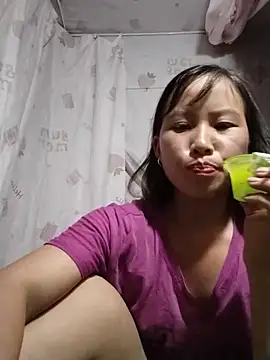 Snapshot of Yo-must chatting on June 2026 05:41:02 AM Yo-must online show from June 2026 05:41:02 AM