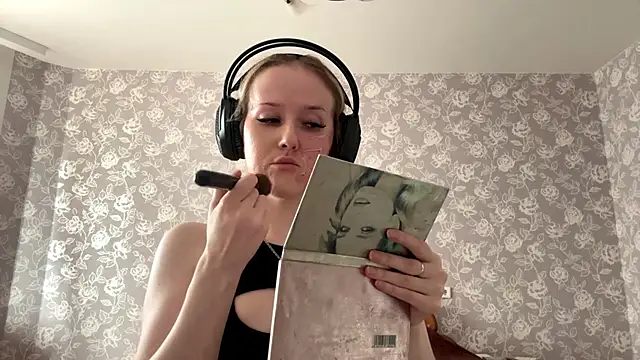 Snapshot of ElmiraGildea chatting on April 2026 01:05:01 PM ElmiraGildea online show from April 2026 01:05:01 PM