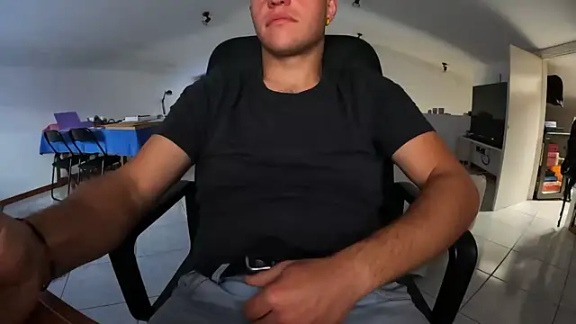 filiazzu16 online show from May 2026 05:09:01 PM