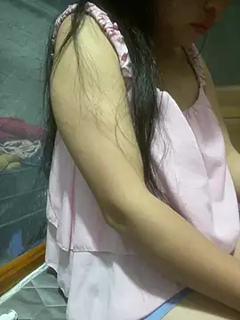 Snapshot of __Amanda__ chatting on April 2026 10:43:01 PM Amanda online show from April 2026 10:43:01 PM