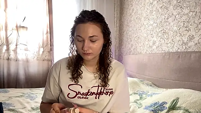 Snapshot of SophieNiktashu chatting on April 2026 08:09:02 AM SophieNiktashu online show from April 2026 08:09:02 AM