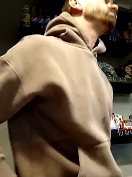 jozsi1995 online show from April 2026 05:52:02 PM