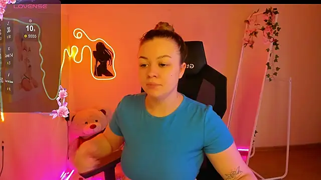 Snapshot of AmeliePeach chatting on April 2026 03:06:01 AM AmeliePeach online show from April 2026 03:06:01 AM