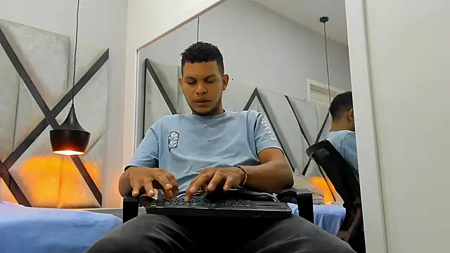 Snapshot of NohaBrooks chatting on April 2026 11:54:02 AM NohaBrooks online show from April 2026 11:54:02 AM