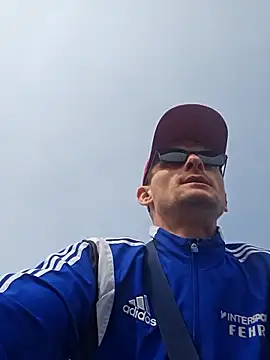 UpbeatXiphias online show from April 2026 01:05:02 PM