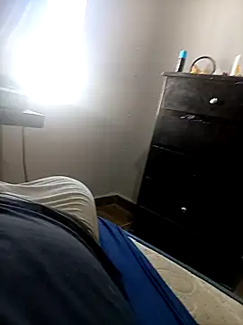 Snapshot of pareja030 chatting on April 2026 09:28:02 PM pareja030 online show from April 2026 09:28:02 PM