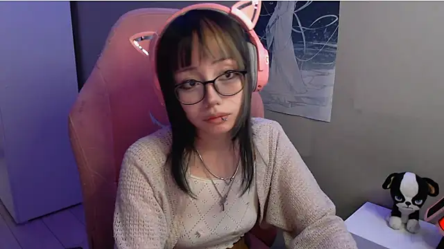 Snapshot of SaxonDibs chatting on April 2026 01:05:01 PM SaxonDibs online show from April 2026 01:05:01 PM