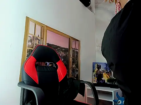 Snapshot of EllyBloom chatting on April 2026 01:45:02 PM EllyBloom online show from April 2026 01:45:02 PM