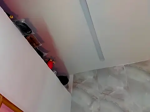 Snapshot of EllyBloom chatting on April 2026 01:38:01 PM EllyBloom online show from April 2026 01:38:01 PM