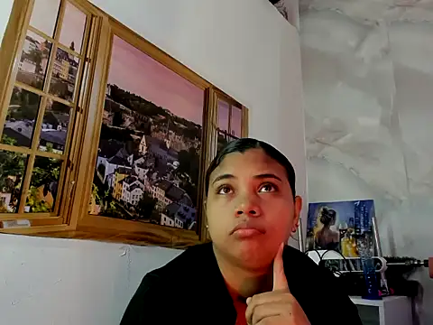 Snapshot of EllyBloom chatting on April 2026 01:39:01 PM EllyBloom online show from April 2026 01:39:01 PM