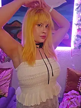 ItsAuroraBorealis online show from June 2026 02:35:01 AM