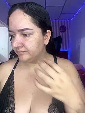 Snapshot of Fresita-12 chatting on April 2026 02:17:02 AM Fresita-12 online show from April 2026 02:17:02 AM