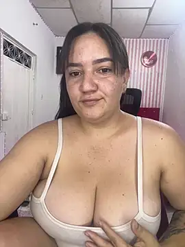 Snapshot of Fresita-12 chatting on April 2026 02:18:01 AM Fresita-12 online show from April 2026 02:18:01 AM