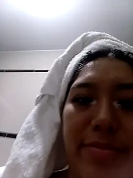 Snapshot of BlancaNievesxxo chatting on April 2026 01:05:02 AM BlancaNievesxxo online show from April 2026 01:05:02 AM