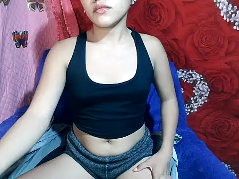 Snapshot of kiffy_miley79 chatting on June 2026 11:24:02 AM kiffy miley79 online show from June 2026 11:24:02 AM