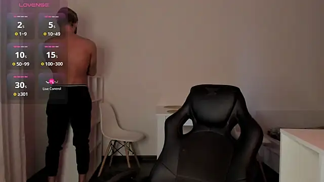 Snapshot of Paul_Rolex chatting on March 2026 12:32:01 PM Paul Rolex online show from March 2026 12:32:01 PM