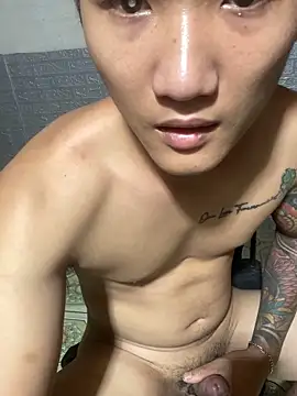 Snapshot of Lighting001 chatting on April 2026 05:18:01 PM Lighting001 online show from April 2026 05:18:01 PM