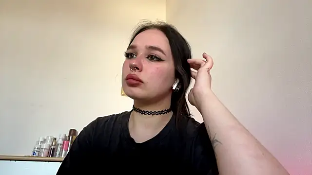 Snapshot of MorganLauter chatting on April 2026 02:22:01 PM MorganLauter online show from April 2026 02:22:01 PM