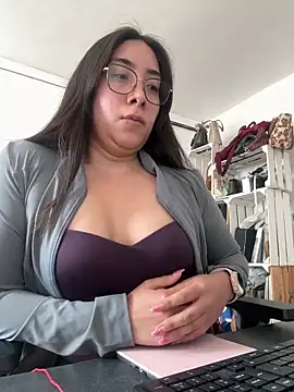 Snapshot of vampiralatina chatting on April 2026 04:23:02 PM vampiralatina online show from April 2026 04:23:02 PM