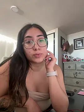 Snapshot of vampiralatina chatting on May 2026 06:04:02 PM vampiralatina online show from May 2026 06:04:02 PM