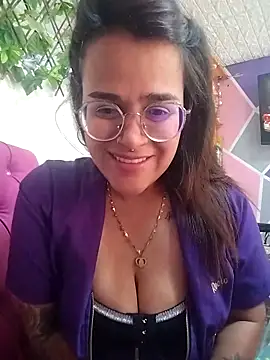 Snapshot of rochylinda chatting on April 2026 03:25:02 PM rochylinda online show from April 2026 03:25:02 PM