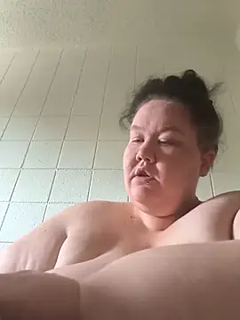 hisalphaqueen27 online show from April 2026 05:06:01 PM