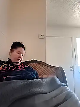 hisalphaqueen27 online show from April 2026 07:58:02 PM