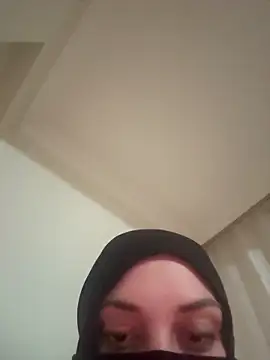 BeyazTenliDoggy online show from April 2026 10:33:02 PM