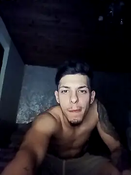 Snapshot of robertmrn112 chatting on April 2026 09:06:02 PM robertmrn112 online show from April 2026 09:06:02 PM