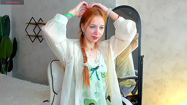 Snapshot of Sienna_Nyx chatting on April 2026 09:10:01 AM Sienna Nyx online show from April 2026 09:10:01 AM