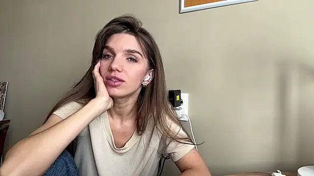 Snapshot of ArtieThoman chatting on April 2026 08:17:01 AM ArtieThoman online show from April 2026 08:17:01 AM