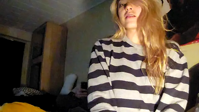 SilvyDiamond online show from April 2026 11:10:02 PM