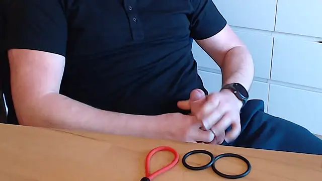 Snapshot of Seth-Pupille chatting on April 2026 12:20:01 PM Seth-Pupille online show from April 2026 12:20:01 PM