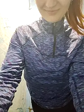 Snapshot of LeonaFox chatting on April 2026 08:42:02 AM LeonaFox online show from April 2026 08:42:02 AM