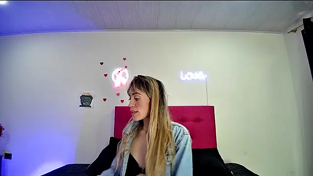 Snapshot of Lorena_sweet33 chatting on April 2026 02:44:01 PM Lorena sweet33 online show from April 2026 02:44:01 PM