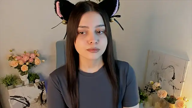 Snapshot of MarianneAuvil chatting on April 2026 04:08:01 PM MarianneAuvil online show from April 2026 04:08:01 PM