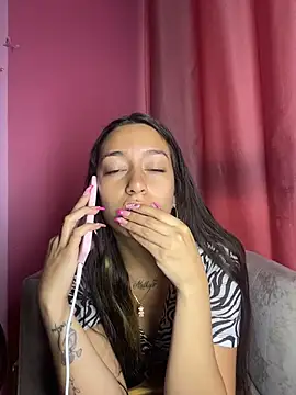 DulceLatinaxo online show from April 2026 06:04:02 PM