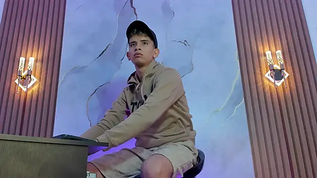 Snapshot of Ethanhot_os chatting on April 2026 06:01:01 PM Ethanhot os online show from April 2026 06:01:01 PM