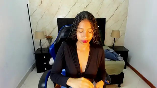 hasley cute online show from May 2026 06:50:01 PM