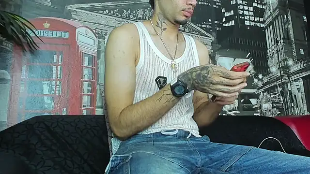 Snapshot of Daniel_huge22 chatting on June 2026 02:21:02 PM Daniel huge22 online show from June 2026 02:21:02 PM