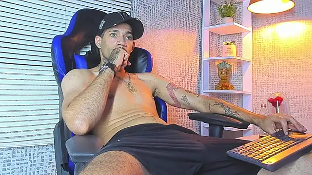 Snapshot of Daniel_huge22 chatting on July 2026 11:44:01 PM Daniel huge22 online show from July 2026 11:44:01 PM