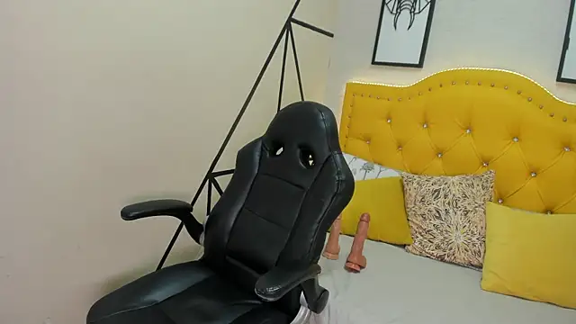 Christy Copers online show from April 2026 08:25:02 PM