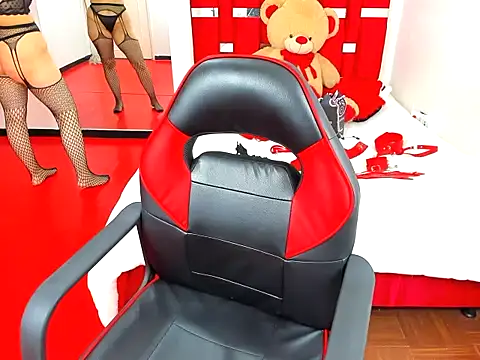 scarlett red 1 online show from April 2026 05:36:01 PM