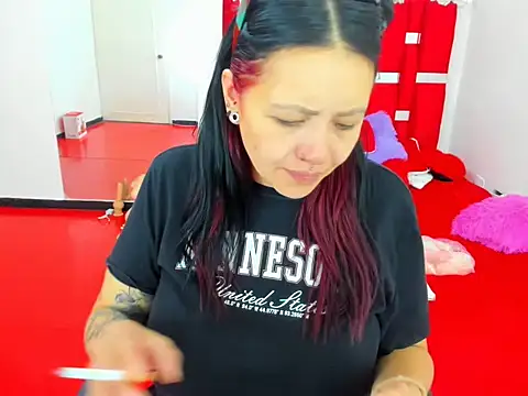 scarlett red 1 online show from May 2026 05:20:02 PM