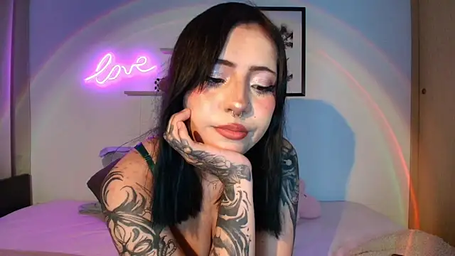 Snapshot of Its__Alice chatting on April 2026 02:29:02 AM Its Alice online show from April 2026 02:29:02 AM