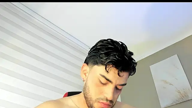 Snapshot of Alexander_Diazz chatting on April 2026 01:16:01 PM Alexander Diazz online show from April 2026 01:16:01 PM