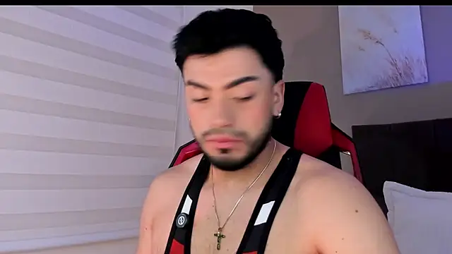 Snapshot of Alexander_Diazz chatting on April 2026 02:21:01 PM Alexander Diazz online show from April 2026 02:21:01 PM