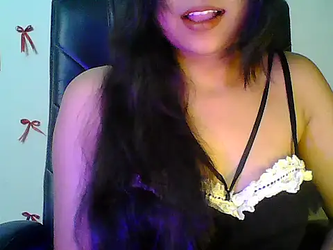 Snapshot of Saxy_Mony002 chatting on May 2026 05:07:01 PM Saxy Mony002 online show from May 2026 05:07:01 PM