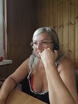 White-Chocolatte online show from June 2026 06:04:02 AM